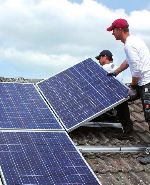 Varastointiratkaisut Solarwatt MyReserve akusto Solarwatt MyReserve-sähkövarasto on yhdistettävissä normaaliin invertterijärjestelmään, jolloin tuotantoaikana