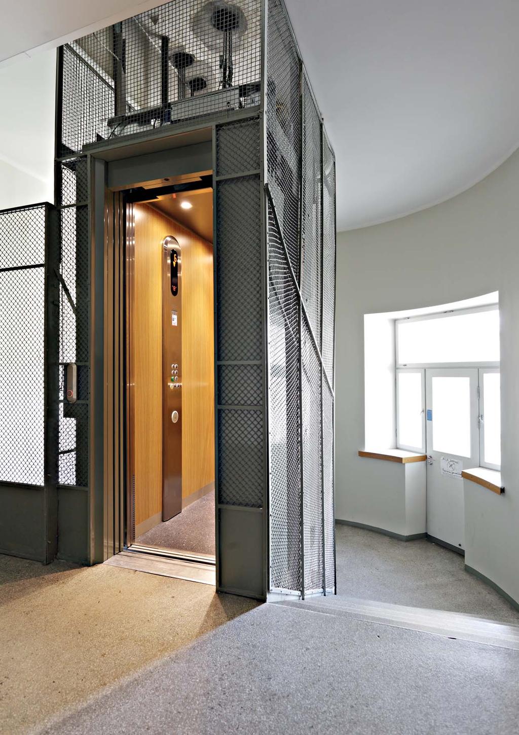 Kolme hissiremonttia arvokkaaseen ympäristöön Runeberginkadulla Perinteikkään taloyhtiön As Oy Runeberginkatu 30:n hissit olivat