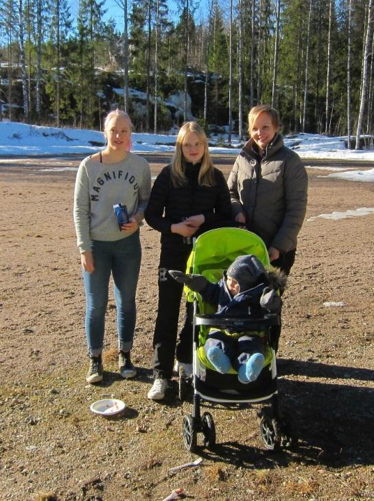 MARIANNE NURMINEN Olen Marianne Nurminen ja olen toista vuotta jäsenenä LKK:n johtokunnassa varapuheenjohtajana ja toimin myös LKK:n näyttelytoimikunnan puheenjohtajana ja tuomarisihteerinä.