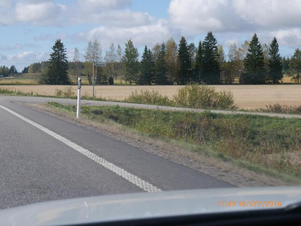 Jyrkkäluiskainen liittymä, Kt 54 Kärkölä (Lepistö 2016) Osuuksilla, joilla tie on rakennettu penkereelle sisä- ja ulkoluiskia pitäisi loiventaa kaltevuuteen, jossa ajoneuvo ei pääse