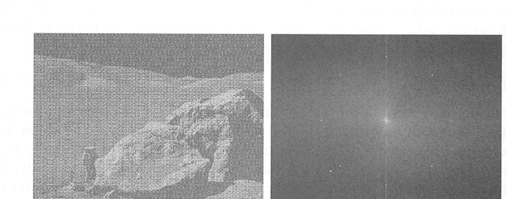 a b Muunnoskerneli on separoituva eli erottuva seuraavan ehdon täyttyessä. c d Kerneli on lisäksi symmetrinen, jos r 1 (x,y) on vaikutukseltaan sama kuin r 2 (x,y) seuraavasti. Kuva 2.35.