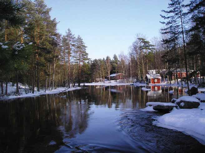 Talviaika Verlan seudulla on rauhallisempaa, vaan yhtä lumoavan kaunista kuin kevät, kesä ja syksykin. Verlan seudulta löytyy luontopolkuja, mainioita kalastuskoskia sekä melontareittejä.