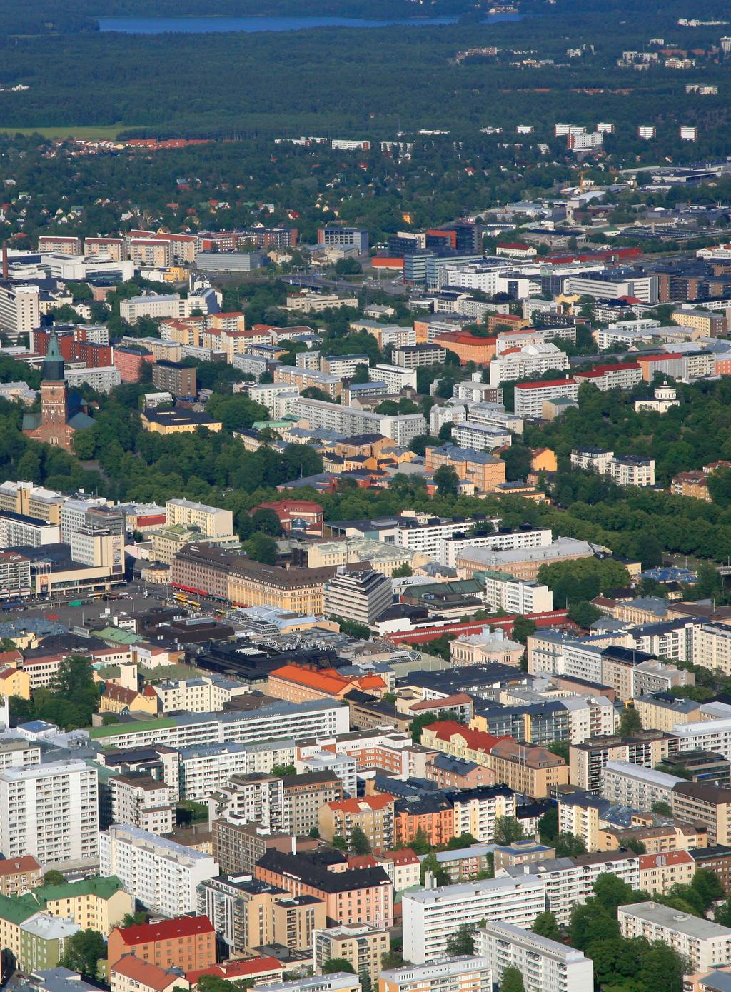 Viistoilmakuva Turun kaupungista.