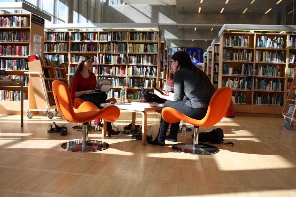 Suomalaiset käyvät usein kirjastossa Suomalaisille kirjastot ovat tärkein kulttuuripalvelu.