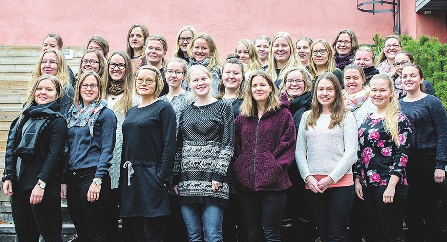 ILLALLA rauhoittavaa musiikkia iltahetkiin n Voisiko SRK tehdä sellaisen uni- tai nukutusmusiikkia sisältävän äänitteen, jossa olisi hiljaista ja rauhoittavaa musiikkia ja jonka mukana voisi laulaa