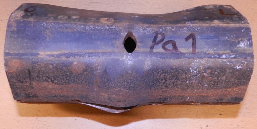 Kuva 5.14. Koekappale Pa1 kuormituksen jälkeen. Kärkiosan viisteiden ja reikien vaikutus lyhyen kappaleen puristuskestävyyteen Varsiosan ja kärkiosan taulukoissa 5.8 ja 5.