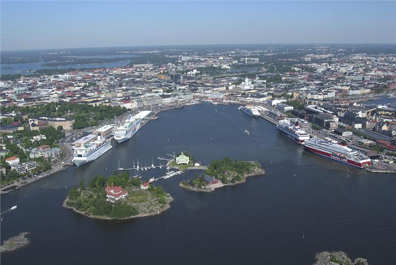 (Helsinki-Tallinna-Pietari) vahvistaminen ja Helsinki-Tallinna-Baltia-Keski-Eurooppa-raideyhteydet Logistiikkaverkostojen kehittäminen E18 logistiikkakäytävä