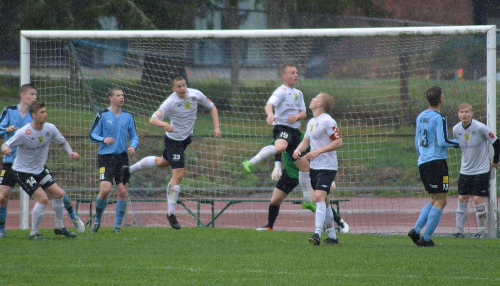 Haka/HJS juniorit joutuivat tyytymään lauantaina Apialla 2-2 tasapeliin Vaasan Palloseuraa vastaan.