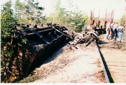 1 ONNETTOMUUS JA YLEISKUVAUS 1.1 Onnettomuuden yleiskuvaus Toukokuun 14. päivänä 1996 kello 9.