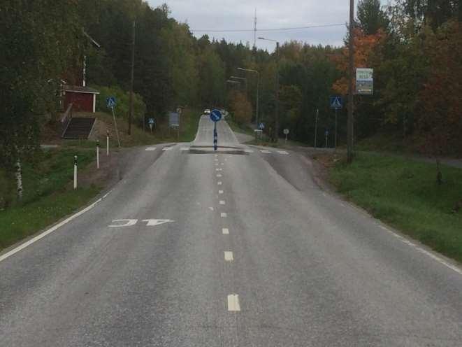 Hidastetyypit: pistemäiset kavennukset Ajorataa voidaan kaventaa pistemäisesti mm.