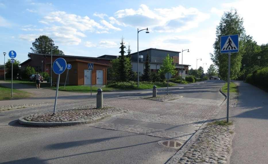 Hidastetyypit: yhdistelmäratkaisut Hidaste voi muodostua kahden tai useamman hidastetyypin yhdistelmästä, esimerkiksi korotettu suojatie tai pyörätien