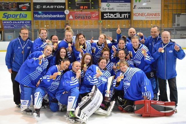 Kaudelle 2016-2017 naisten Ykkössarjasta SM-sarjaan nousi Lahti Ringette. Paikkansa sarjaan vahvisti kaikki joukkueet, joten kaudella 2016-2017 pelattiin kahdeksan joukkueen naisten SM-sarja.