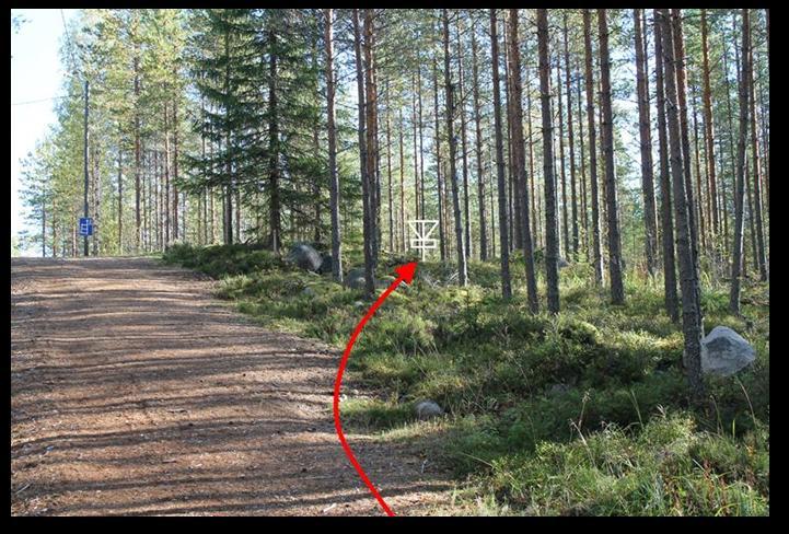 Väylä on loivan S- kirjaimen muotoinen. Heittopaikalta näkyvyys kuntoradalle on hyvä ja heittosuunta on kuntoradan kiertosuunnan mukainen.