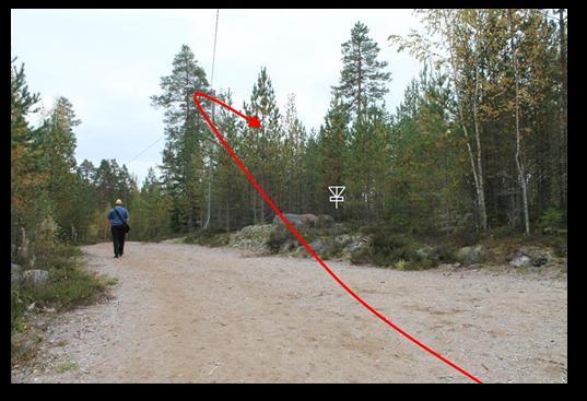 Väylän alkuosuudelle tulee jättää metsäsaareke, jonka voi kiertää vasemmalta  Väylälle