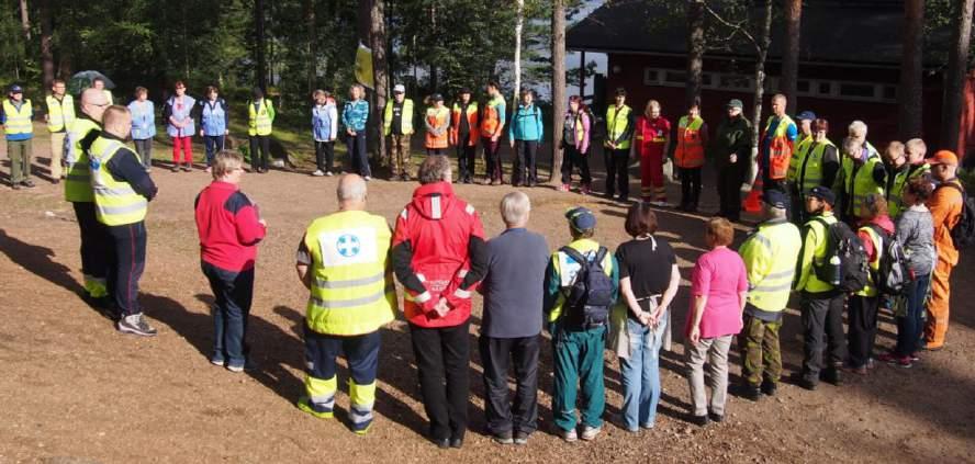 Kuva: Elina Hyypöläinen Vapepa on osaavien auttajien verkosto Vapaaehtoinen pelastuspalvelu (Vapepa) on Suomen Punaisen Ristin koordinoima 52 järjestön ja yhteisön yhteenliittymä.