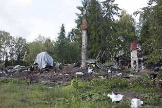 Tilan pihan lävitse on kulkenut yksityistie, joka on jatkunut Keravanjoen ylitse nyt jo tuhoutuneena sillanpaikkana. Samassa paikassa on ollut pitkään venevalkama.