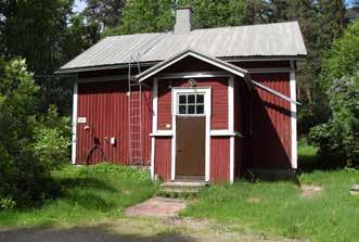 Talon ikkunoista kuistin ikkuna on alkuperäinen, muut on uusittu.