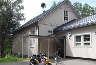 Rakennus on toteutettu Yrjö Sadeniemen vuoden 1910 mallipiirustuksen n:o 8 mukaisesti. 189 Talon urakoivat rakennusmestarit Oskari Niemi ja Karl J.