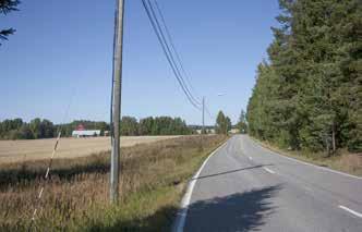 peltoaukea eteläpuolella