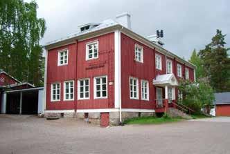 Koulupiirijaon valmistuttua 1900-luvun vaihteessa Vanhankylän torpparikylää paremmin palveleva ensimmäinen kansakoulu toimi aluksi Mykkylän