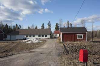 Taitekattoinen talo edustaa tyypillistä rakentamistapaa 1910-20-luvulta ja vastaavia maalaistaloja löytyy Vanhastakylästä muitakin, mm.