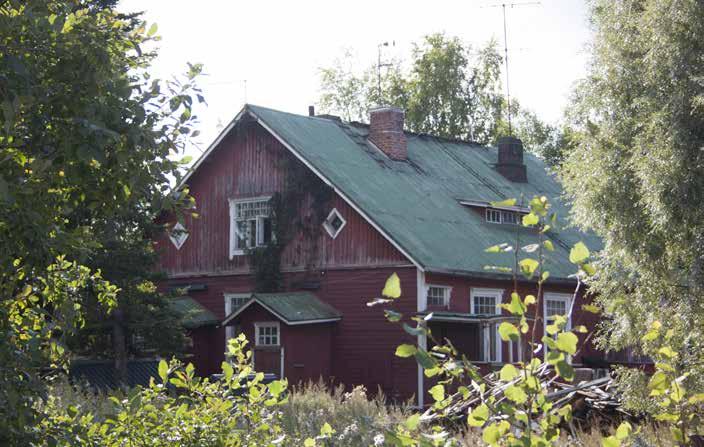uuden valimon laajennuksen takana