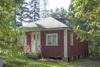 Nykyisen kaksikerroksisen asuinrakennuksen on rakennuttanut lasitehtailija A.J. Leppälä vuonna 1938. 219 Se on varsin erikoinen, romantisoivilla yksityiskohdilla maustettu funkistalo.