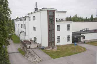 Puistoon tuotiin patsaita, istutettiin kukkapenkkejä ja rakennettiin kasvihuone eksoottisine kasveineen. Sandberg kuitenkin myi huvilan vuonna 1912 varatuomari Valter O.