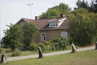 (85b; luokka 2), lautaosalla jatkettu lato sekä pienempi,