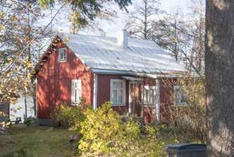 Saviaho on vuosisadan alulle tyypillinen hieman vaatimattomampi huvila, jolla on hieman poikkeuksellinen väritys: vaalean siniharmaa.