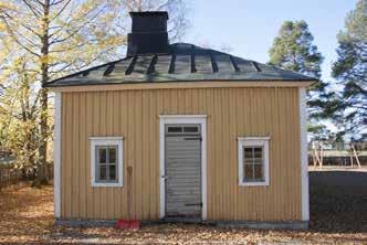klassillinen. Koulua on muutettu ja laajennettu vuosina 1963 ja 1975. 273 Myös joitakin yksityiskohtia on uusittu.
