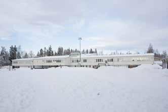 Juhla-voimistelusalia ja siihen keskihallin välityksellä liittyvää ruokasalia on tarkoitus käyttää paikkakunnan yleisenä juhlahuoneistona. Rakennuksen runko on teräsbetonia.