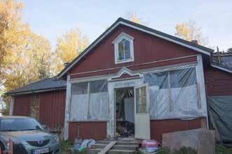 87 Talo on rakennettu vähintään kahdessa vaiheessa siten, että pohjoispäädyn kamarilaajennus on noin 1850-luvulta ja vanhin osa 1700-luvun lopulta.
