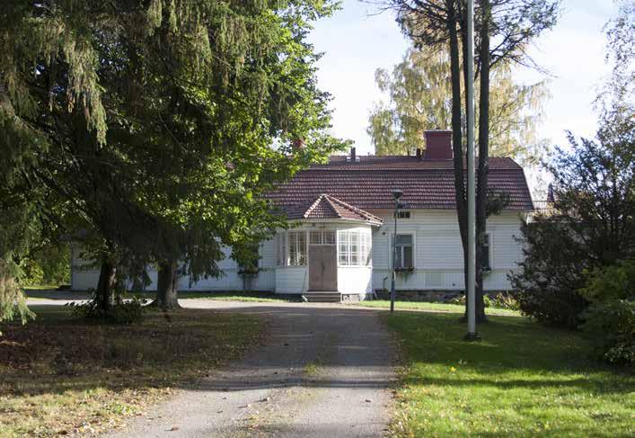 Risto Peltovuori on Tuusulan historian toisessa osassa kuvannut perusteellisesti pappilan 1600- ja 1700-lukujen rakentamista.
