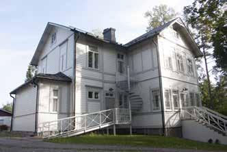 Vuonna 1983 on valmistunut suurehko rantasauna Impivaaran länsipuolelle vesirajaan ja 1965 pitkä majoitusrakennus Impivaaran itäpuolelle.