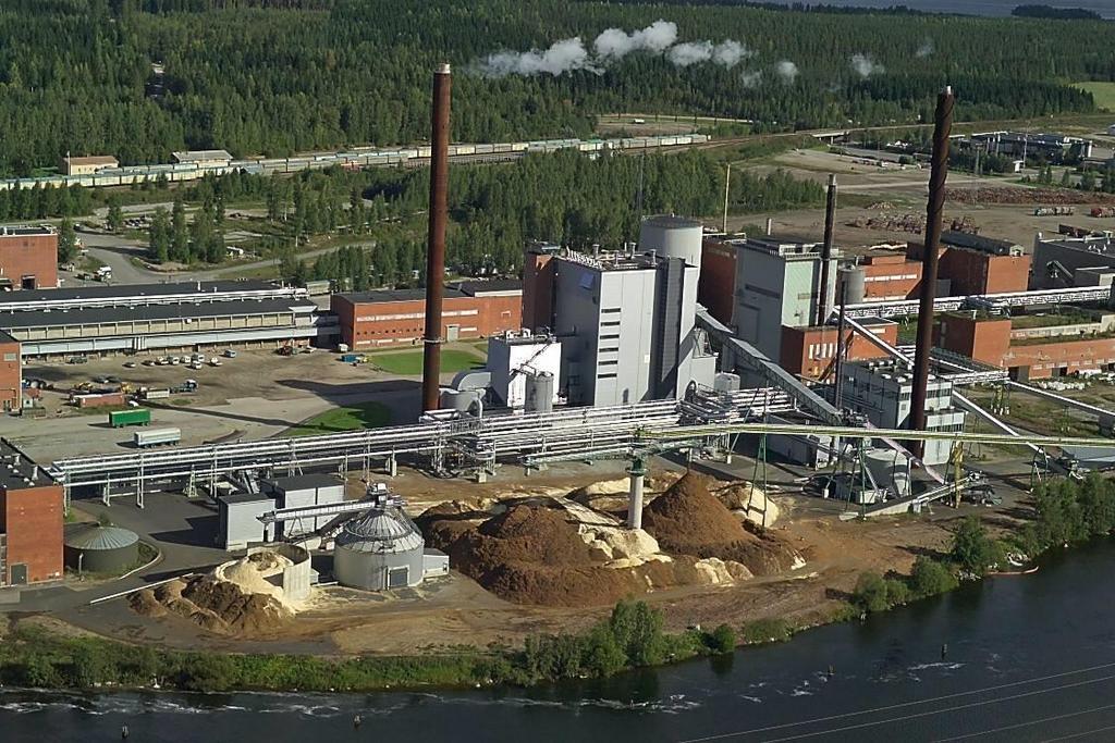 23 4 ÄÄNEVOIMA Äänevoiman biovoimalaitos on oma osakeyhtiö, jonka käyttö- ja kunnossapitovastuu on siirtynyt Metsä Fibrelle toukokuussa 2013. Kuviossa 9 on valokuva Äänevoiman voimalaitosalueesta.