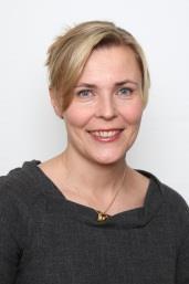 Toisaalta odottamaan ei voi jäädä, vaan pitää pyörät pyörimässä tällä välinkin ja taata kuntalaisille laadukkaat palvelut osaavan ja hyvinvoivan henkilöstön turvin.