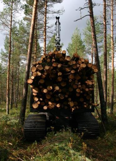 Hyvä puunkorjuun suunnittelu tukee vesiensuojelua Korjuukelpoisuutta parantavat toimenpiteet Turvemaille sopiva kalusto Kesäkorjuun edellytysten