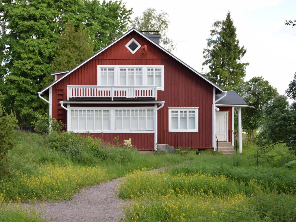 Gurlin talo Kalastajatilan viimeisen emännän Gurlin talosta tulee Pentalan saaristomuseon sydän, jossa kävijät pääsevät tutustumaan yli satavuotiaan