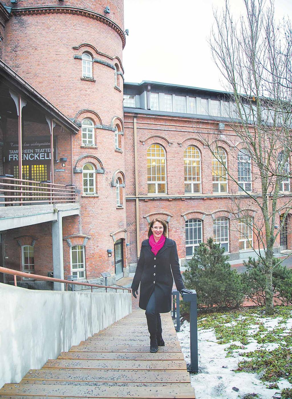 Elävä kaupunki Koulukiinteistöillä monta kohtaloa Tampereen kaupungin kiinteistöjohtaja Virpi Ekholmin työhuone on Frenckellin tiloissa, jotka kiinnostavat myös ulkopuolisia yrittäjiä.
