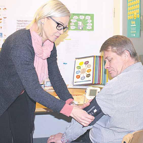 Pääaulassa on lisäksi kahvila, itsehoitopiste ja Lähde-tietopiste, kertoo osastonhoitaja Leena Sulanto.