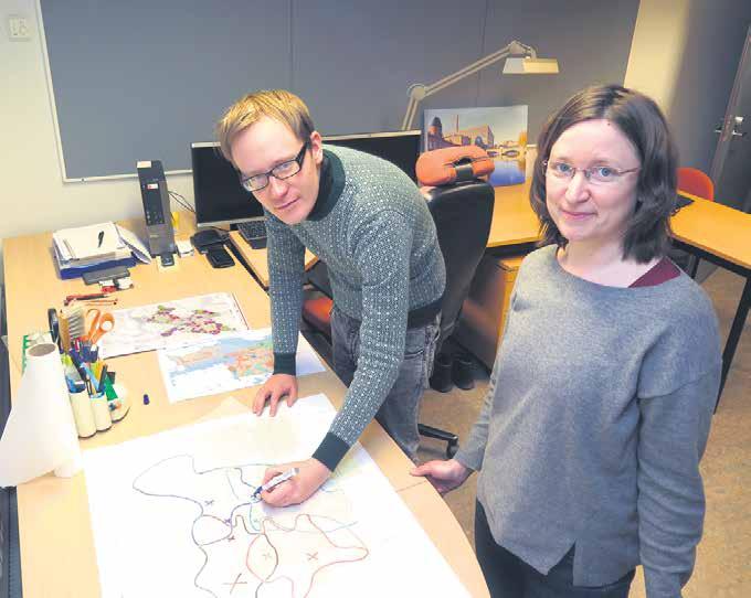 TAMPEREEN KAUPUNGIN KAAVOITUSKATSAUS 2017 YLEISKAAVOITTAJA TYÖSSÄÄN: JOKAINEN VIIVA ON HARKITTU sivu 9 VIRTUAALISESTI SISÄLLE SUUNNITELMIIN sivu 14 Suunnittelussa eletään