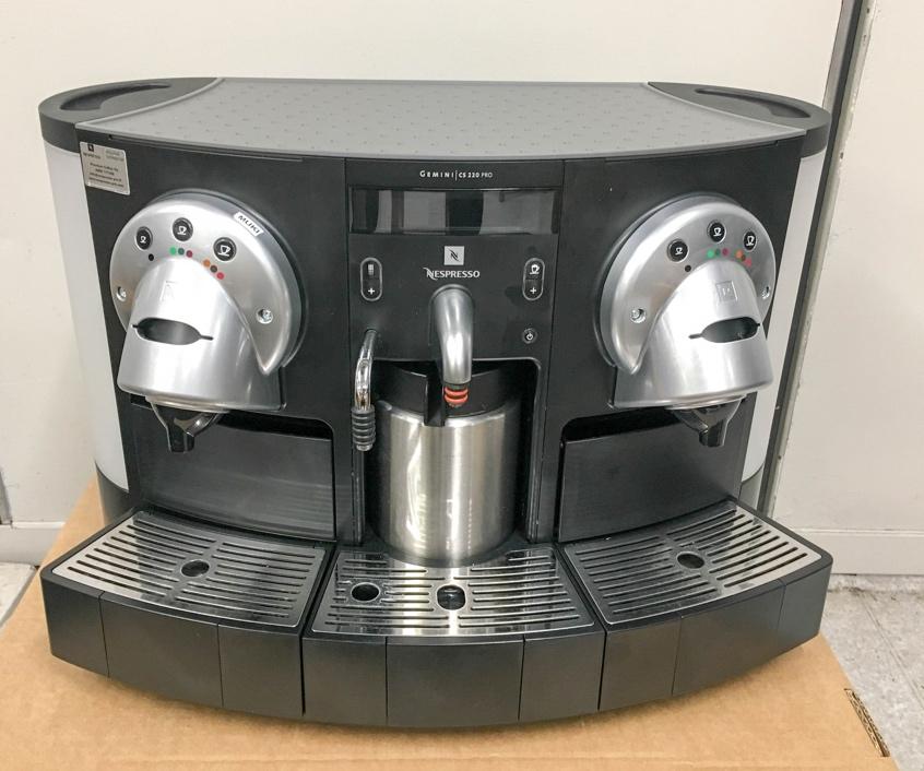 MYYDÄÄN #112 Nespresso Kahvinkeitin CS220 1500 900 alv