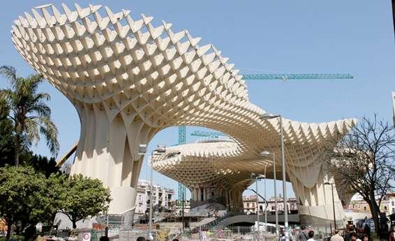 Metropol Parasol -kaupunkikeskus Espanjan Sevillassa