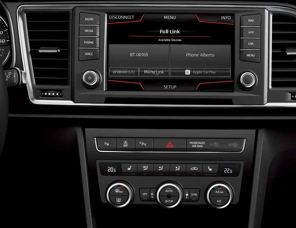 SEAT Atecan edistyksellisen teknologian ansiosta myös pysäköiminen on helppoa: Top View Camera tarjoaa 360 asteen näkymän auton ympärille ja auttaa dynaamisten viivojen