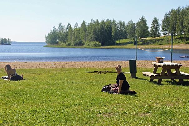 reunaa, kääntyy sen viertä oikealle, kunnes tie loppuu.