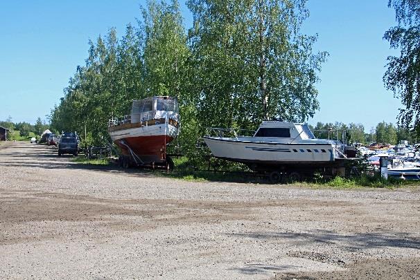 kiertää Laululavan takaa Linnunlahden uimarannalle.