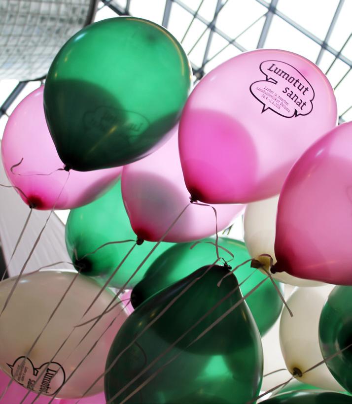 SANATAIDEVIIKKOJEN AVAJAISJUHLA 22.4. kuva: Noora Välikoski la 22.4. klo 10 13 Valvegalleria ja kahvila Konst o. Deli Vapaa pääsy Kello kymmenen torkahdetaan juhlauneen!