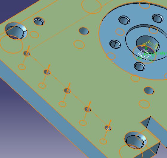 Toimii sekä Prismatic että Advanced Machining ympäristöissä. To create axial machining features only, just select the Hole check box.