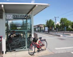 262 16 parasta käytäntöä Euroopasta Pyöräilyn pääväylät Groningenissa Groningenissa on hyvällä väyläsuunnittelulla varmistettu pyörän kilpailukyky autoon nähden.